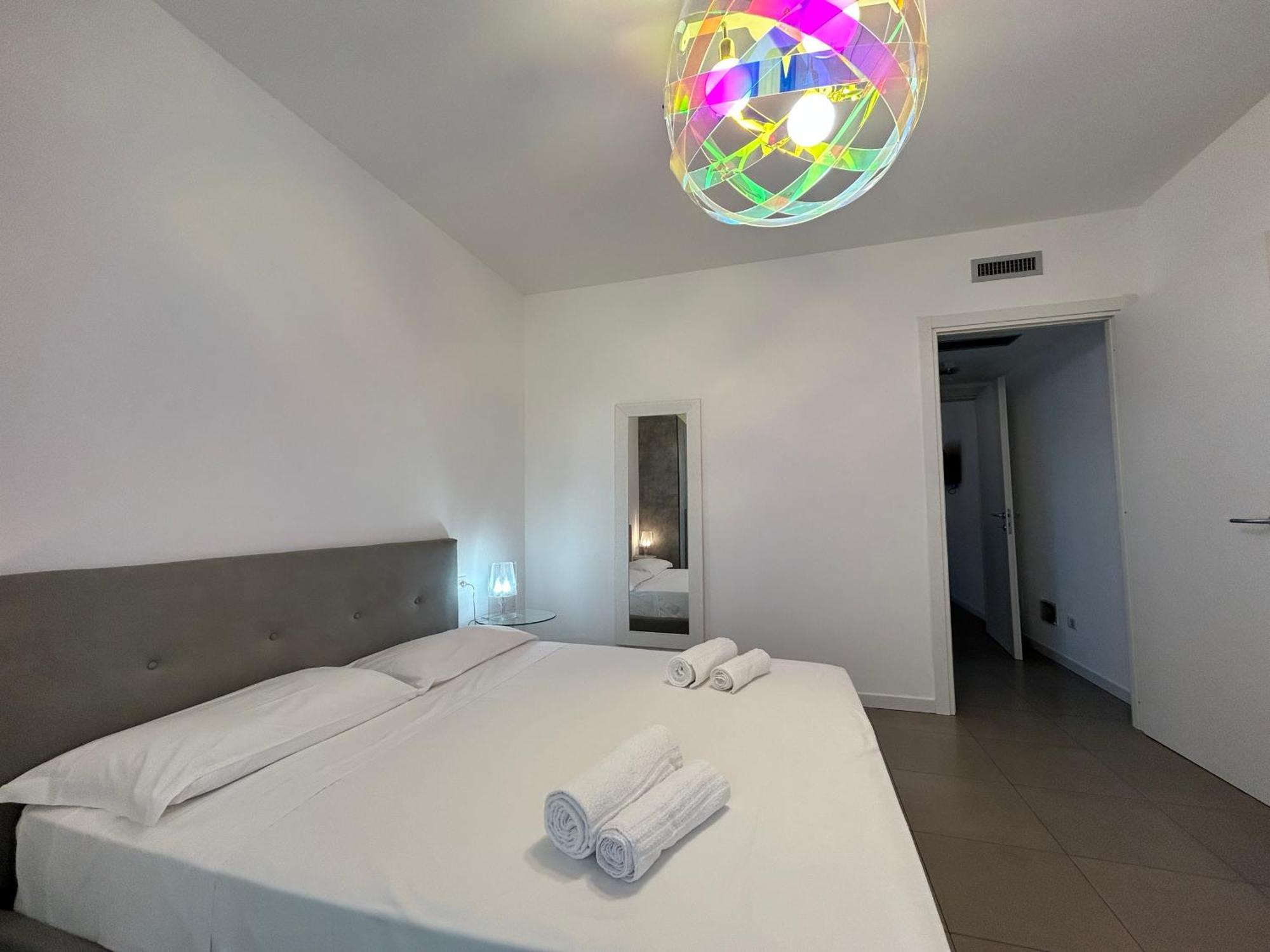 Vivaldi Home - Immobili E Soluzioni Rent ベルガモ エクステリア 写真